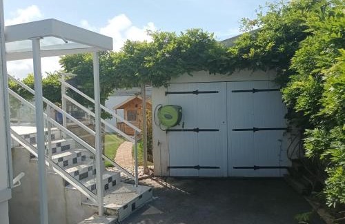 Lampaul-Plouarzel House | La Glycine