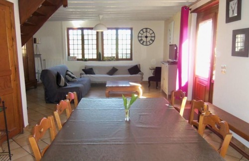 Villainville House | La Glycine - VILLAINVILLE