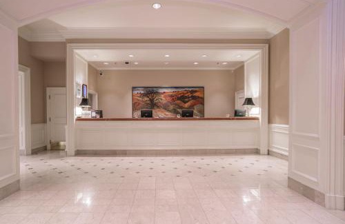 Downtown Vancouver Hotel | La Grande Residence at the Sutton Place Hotel