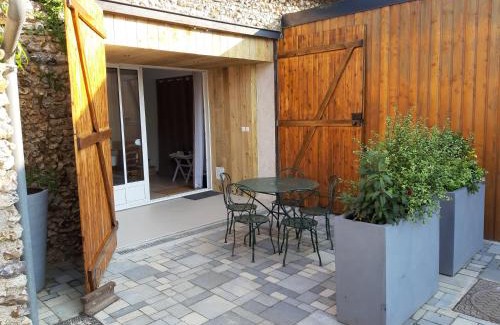Rouvres Bed & Breakfast | La grange des lisières