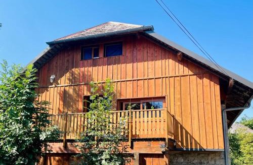 Le Noyer Apartment | La Grange