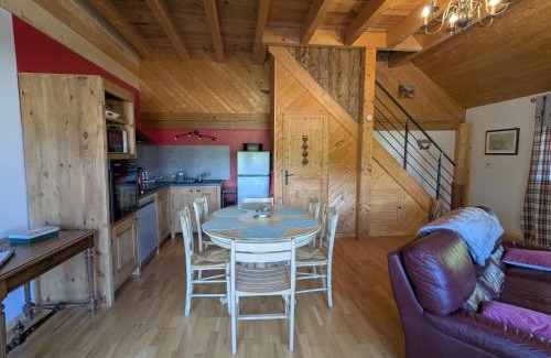 Le Noyer Apartment | La Grange