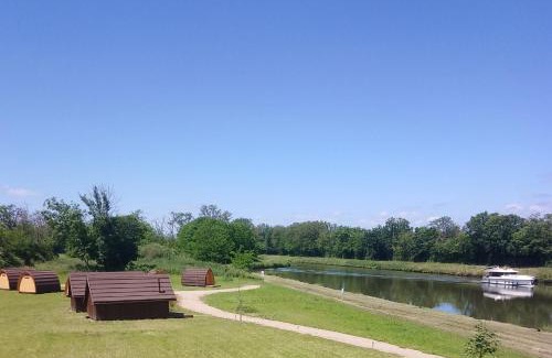 Luthenay-Uxeloup Other | La Halte du Canal