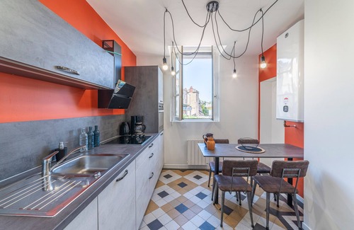 Paray-le-Monial Apartment | La Halte Parodienne - Appt avec vue sur le canal