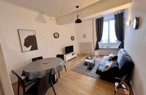 Issoudun Apartment | La Halte, Proche-gare, cosy, Spacieux