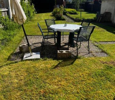 Leoben Apartment | LA Haus für Monteure, Arbeiter, Pendler, ganzes Haus mit Garten, 5 Zimmer