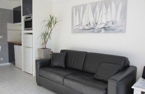 La Flotte Apartment | LA JOLIE BRISE APARTMENT WITH TERRACE HEATED SWIMMING POOL AND PARKING