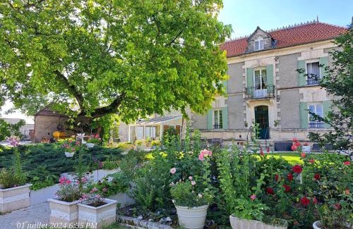 Moings Apartment | La Métairie au milieu des vignes