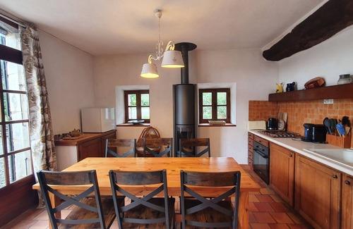 Portes-en-Valdaine Cottage | La Magnanerie: Provencal setting with swimming pool