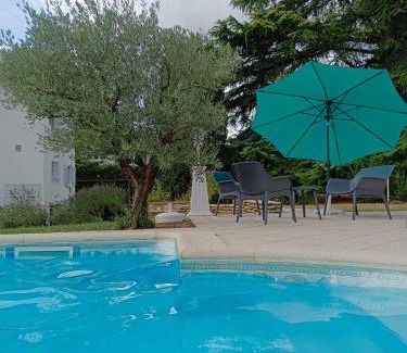 Sainte-Livrade-sur-Lot Villa | La maison basque