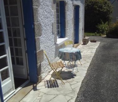 Saint-Tugdual House | La Maison bleu