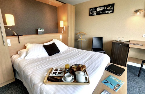Mereville Hotel | La Maison Carre
