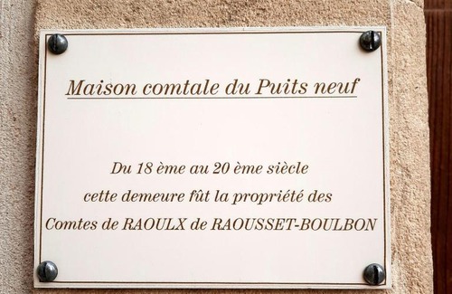 Boulbon Apartment | La Maison comtale du Puit Neuf