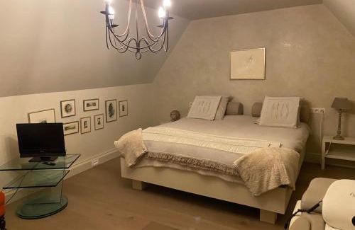 Frasnes-Lez-Anvaing Bed & Breakfast | La Maison d'Arc