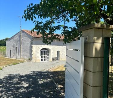Saint-Fort-sur-Gironde House | La Maison d'Amélie
