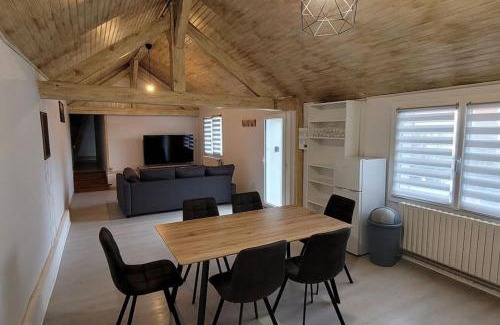 Longeau-Percey Apartment | la maison de l'abeille de Percey