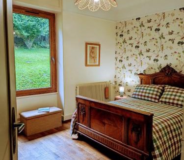 Les Rouges-Eaux Bed & Breakfast | La Maison de Marie