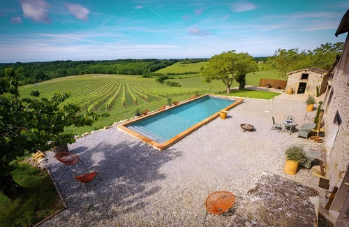 Puycelci House | 'La Maison De Romain' House – Vineyard Views, Pool & Family Comfort