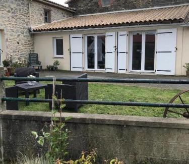 Les Essarts Bed & Breakfast | La Maison des Amis