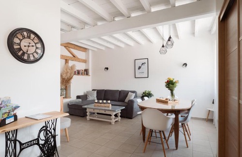 Dosches House | La Maison des Délices