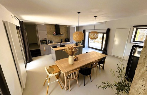 Maconnais Beaujolais Agglomeration Cottage | La Maison des Iris - Atmospheric Stay in Authentic Burgundy Setting