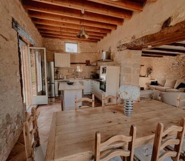 Orban House | La Maison Des Pierres Blondes