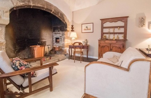 Ardes House | La Maison du Centaure