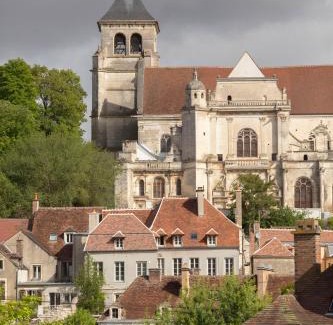 Tonnerre House | La Maison du Haut