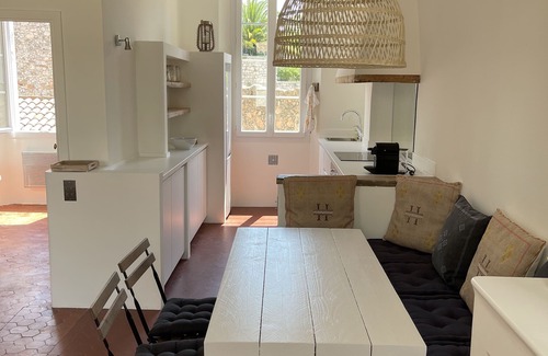 Le Suquet Apartment | La Maison du Pêcheur, Charme au Coeur de Cannes