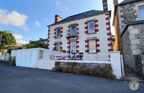 Tredarzec House | La maison du pont