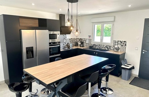 Romorantin-Lanthenay House | La Maison de Jade Close to Beauval Zoo