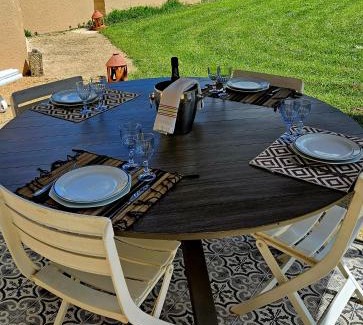 Muret-le-Chateau Apartment | La maison Grès
