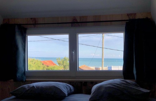 Asnelles House | La maison penchée, avec jardin à 50m de la plage