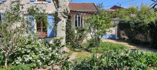 Romans-sur-Isere House | La Maison Romanaise