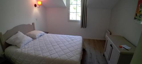 Marciac House | La Maison Tranquille at the Lake 1 Bedroom House