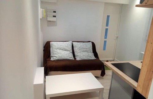 Neuilly-Plaisance Apartment | La Maisonnette Nocéenne - Next to Paris & Disneyland