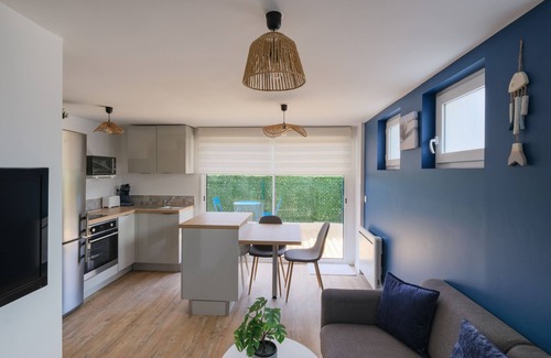 Saint-Nazaire Apartment | La Maritime - Vue port 50 m de la plage, de la baie
