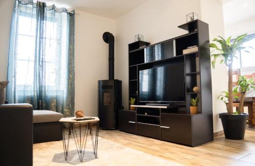 Le Creusot Apartment | La Menorah