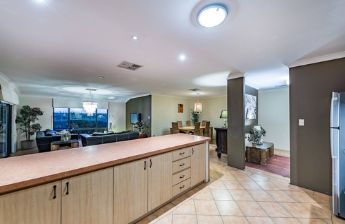 Quinns Rocks House | La Mer - Home with a Pool