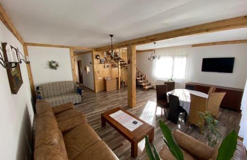 Grinties House | La Mili
