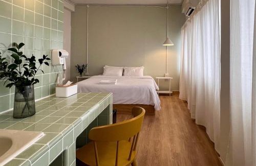 Salaya Hotel | La Moon House