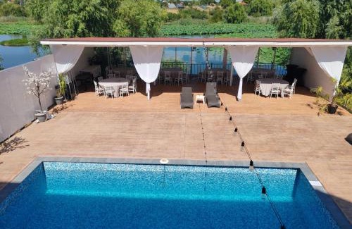 Snagov House | La nuferi lac to Therme & Aeroport Otopeni