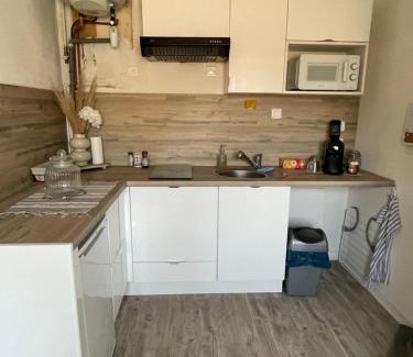 Sain-Bel Apartment | La parenthèse dorée Studio à saint bel
