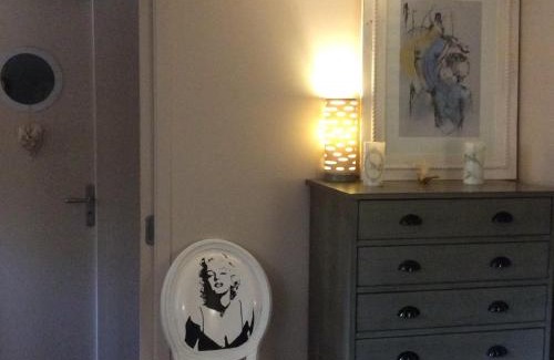 Lavault-Sainte-Anne Bed & Breakfast | La Parenthèse