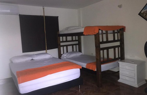 Metropolitana House | La perla casa de campo