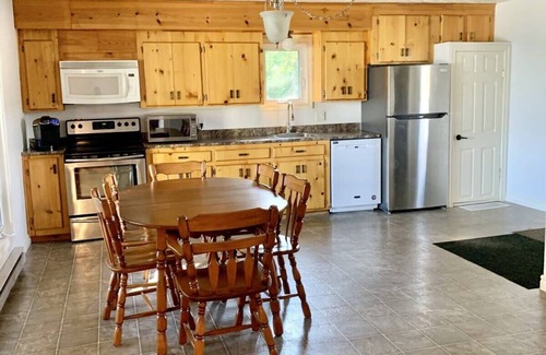 Degelis Cabin | La Perle du Lac | A Peaceful Waterfront Escape
