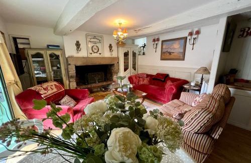 Lanvallay House | La Petite Madeleine is a Charming 2 Bedroom Pet Friendly Gite situated on Dinan Port