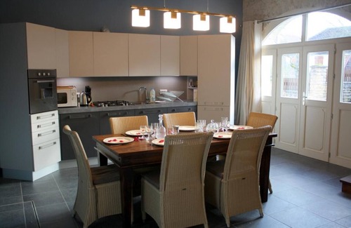 Landreville House | La Petite Maison D'été