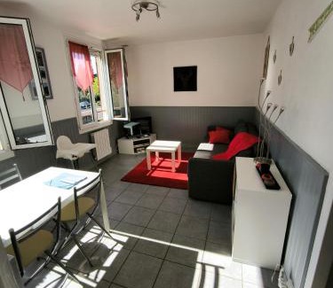 Murat-le-Quaire House | La Petite Maison