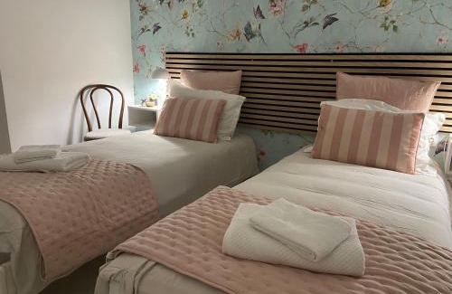 Solesmes House | La petite maison